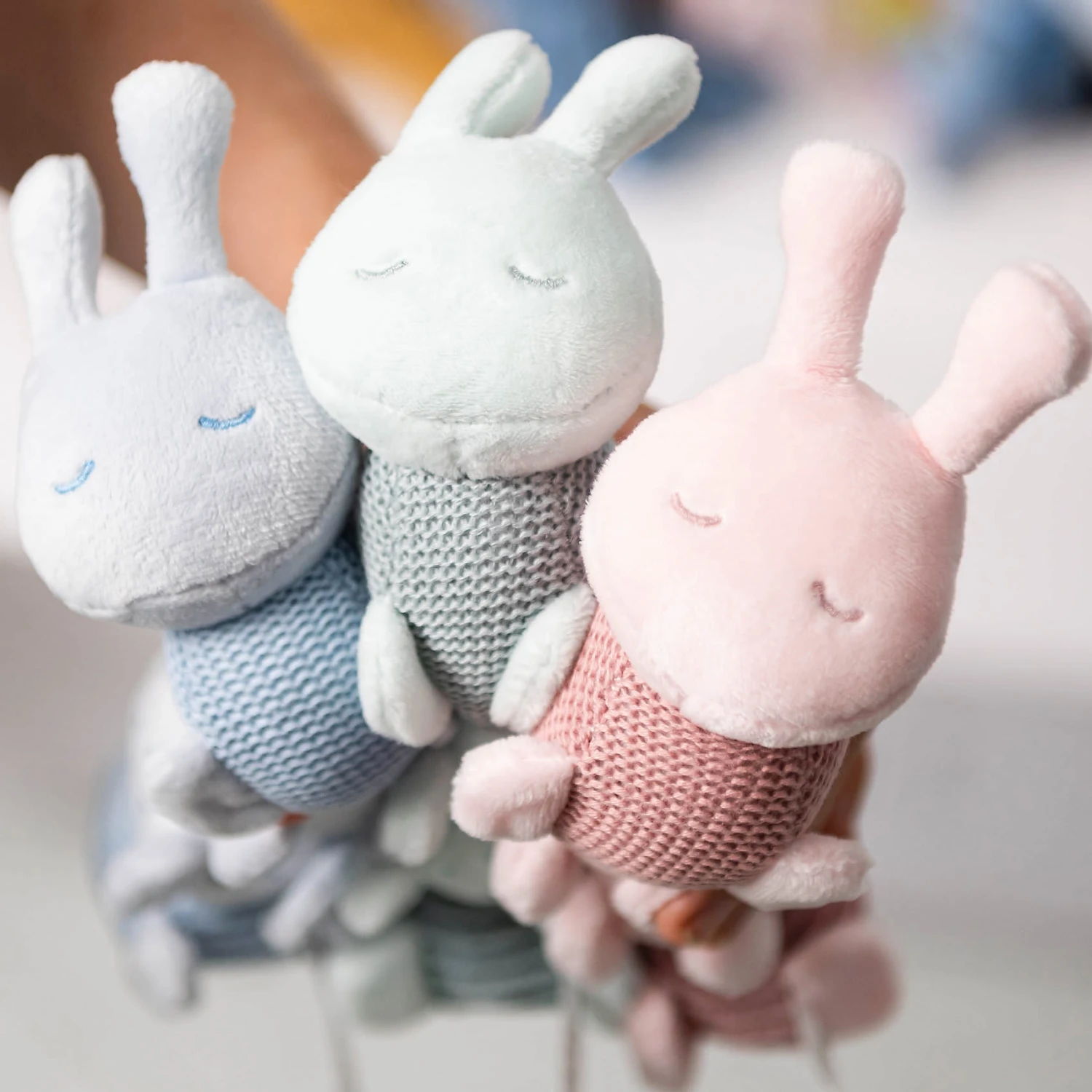 NATTOU Raupe Mit Aktivitäten Blau 6 NATTOU Raupe Mit Aktivitäten Blau – Bild 4