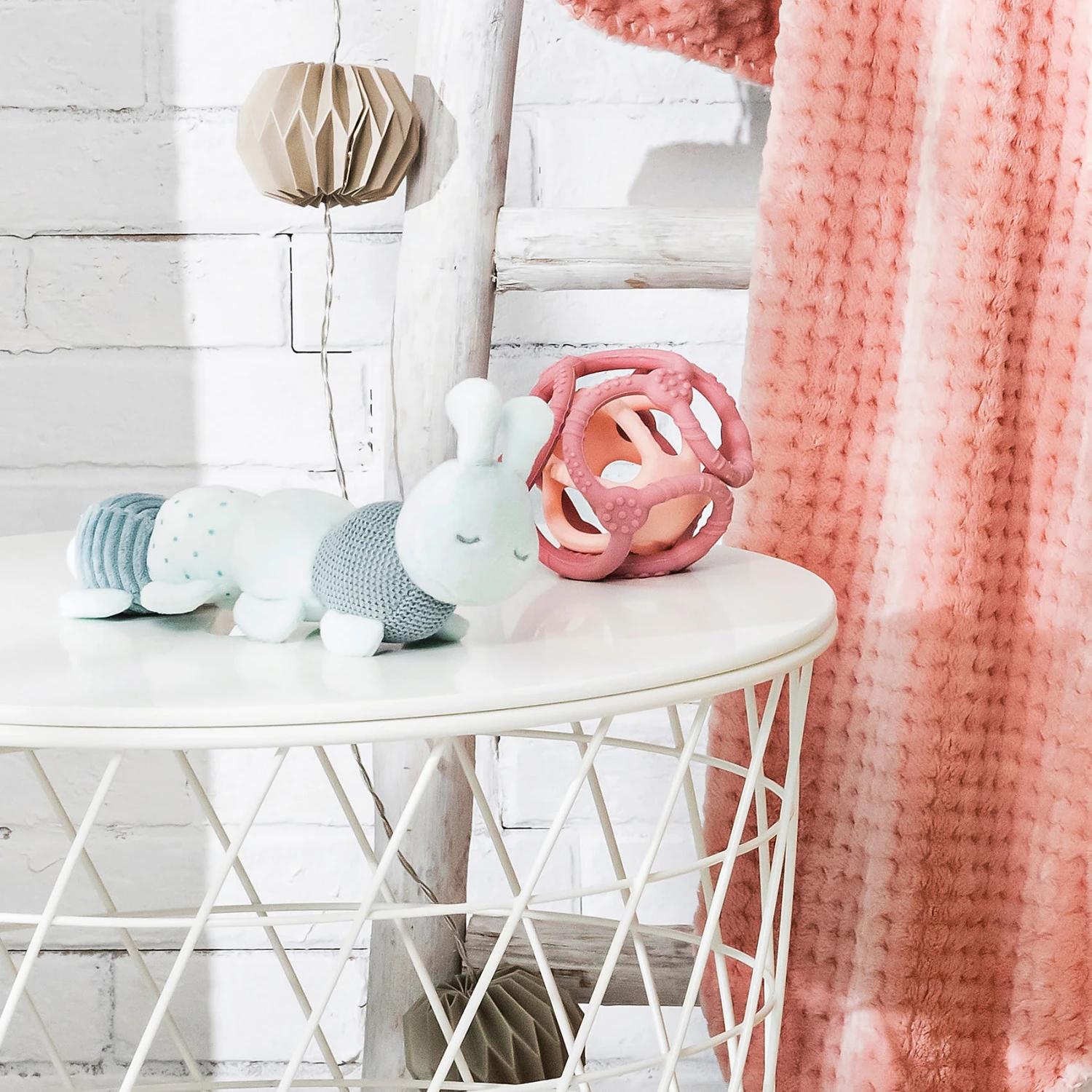 NATTOU Raupe Mit Aktivitäten Grün 4 NATTOU Raupe Mit Aktivitäten Grün – Bild 2